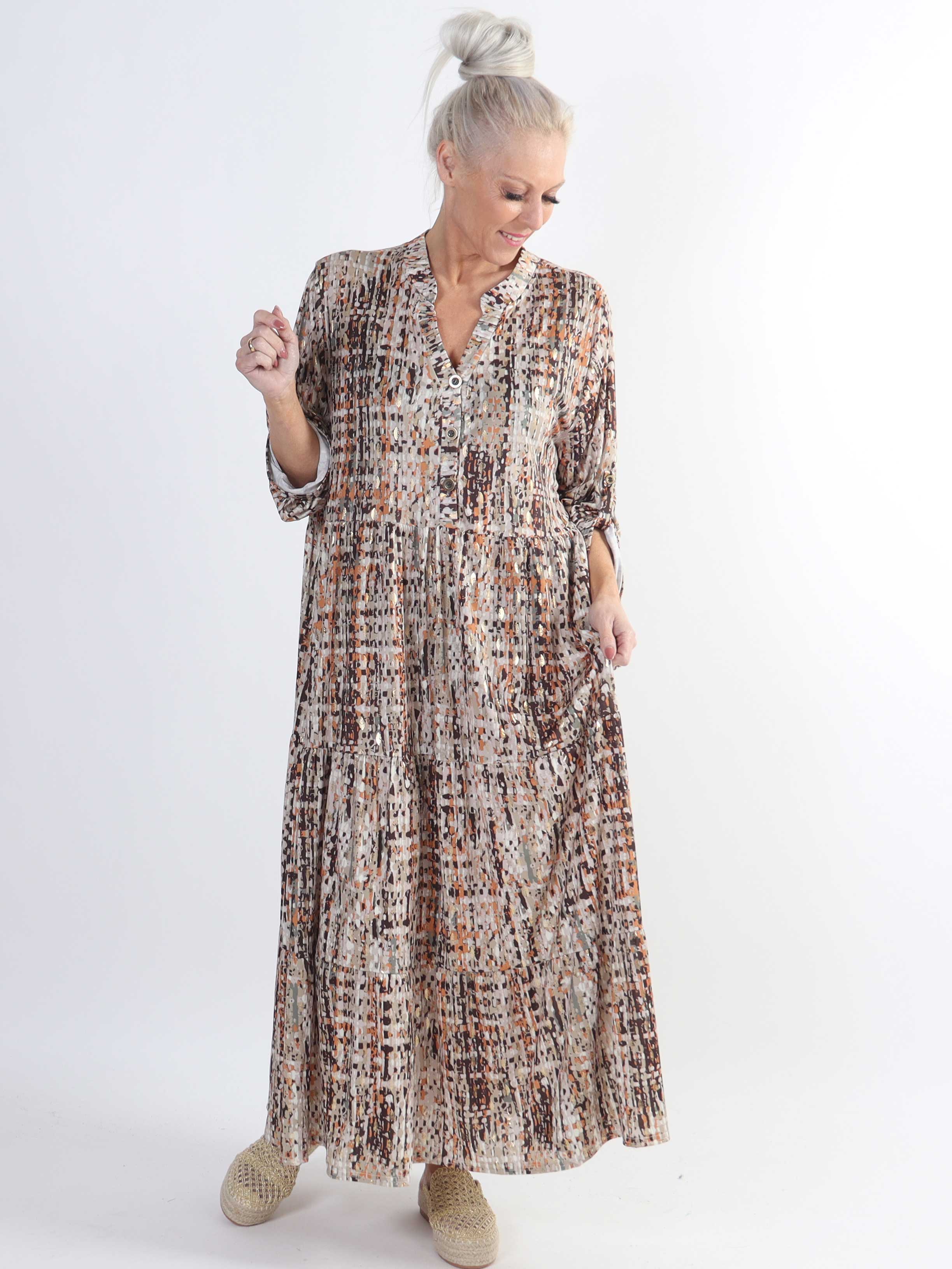 Milano Pattern - Lång mönstrad plus size klänning med lager på lager look